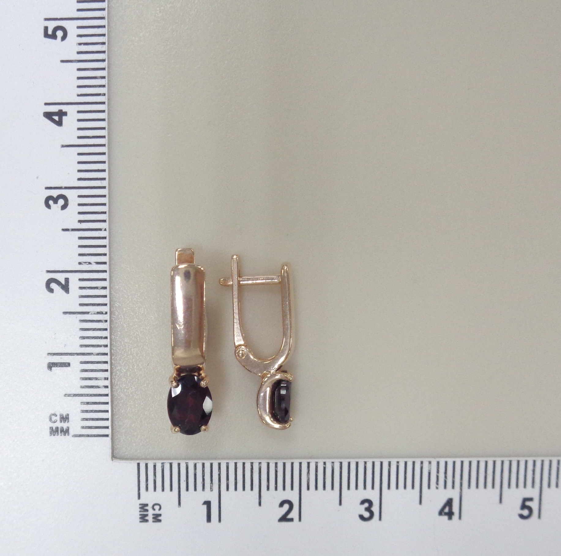 Серебряные серьги с гранатами